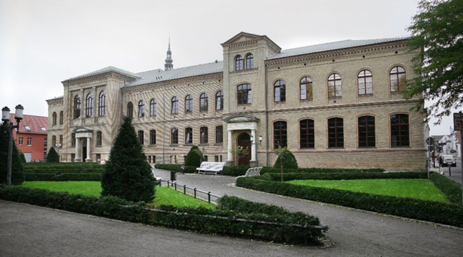 Das Friedrich-Jahn-Gymnasium in Greifswald von Außen